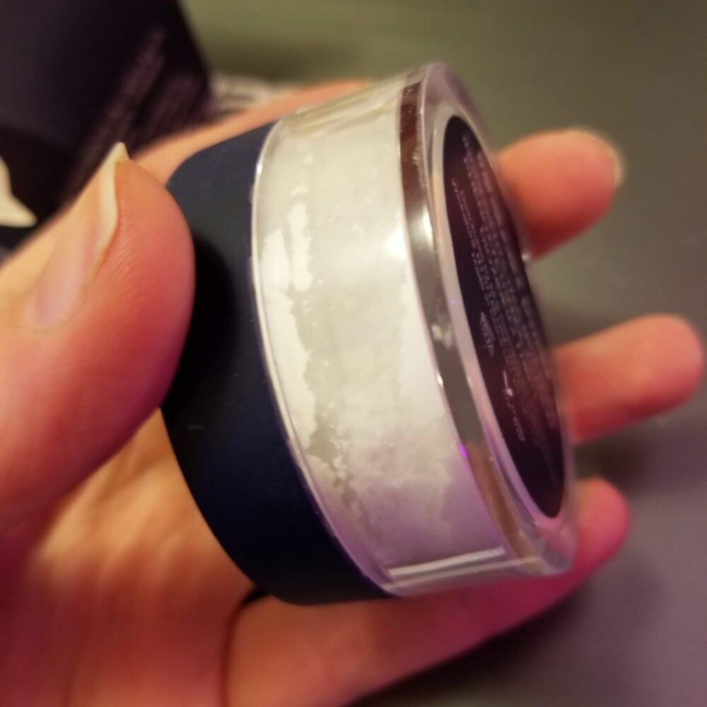 Luna by Luna Translucent Powder - Picture 2 of 5